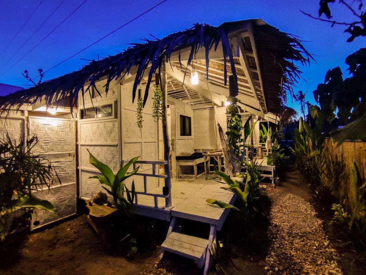 The Surf Shacks - Beach House, Aircon, Fast Wifi General Luna  Kültér fotó